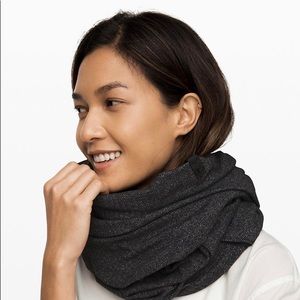NWOT Lululemon Vinyasa Scarf
